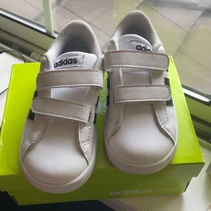 Toddler Adidas neo